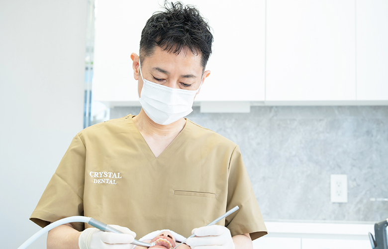 名古屋のインプラント治療を専門とする歯医者、クリスタル歯科の専門医による確かな治療